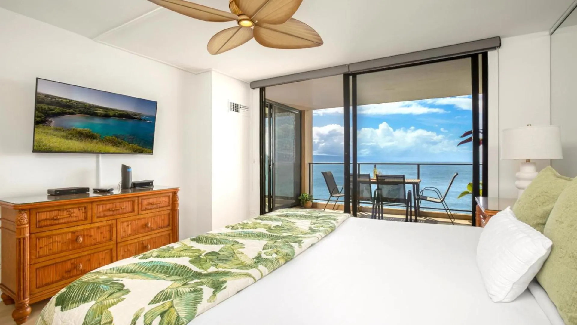 アパート Kbm Resorts Free Car Mahana Oceanfront 1-Bedroom Penthouse With Gorgeous Sunsets Mah-1006 米国