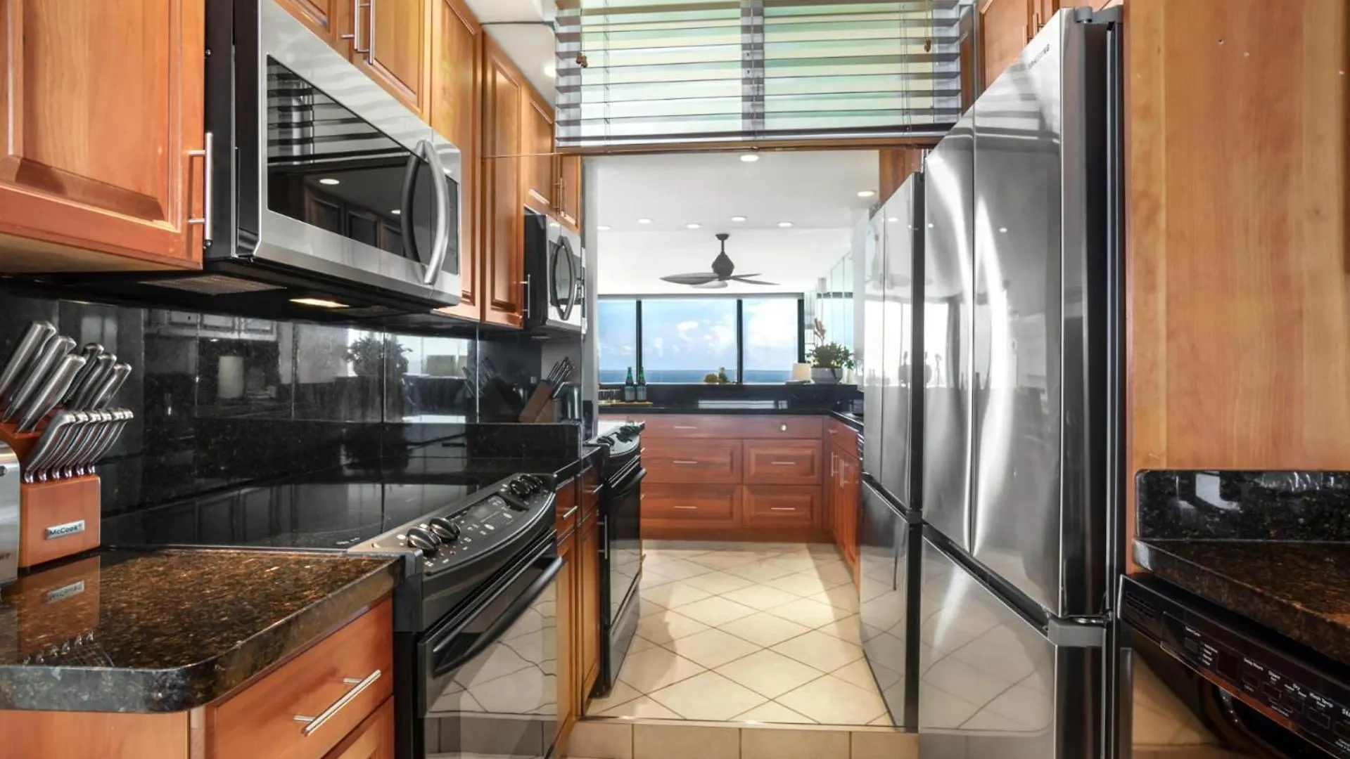 Kbm Resorts Free Car Mahana Oceanfront 1-Bedroom Penthouse With Gorgeous Sunsets Mah-1006 米国