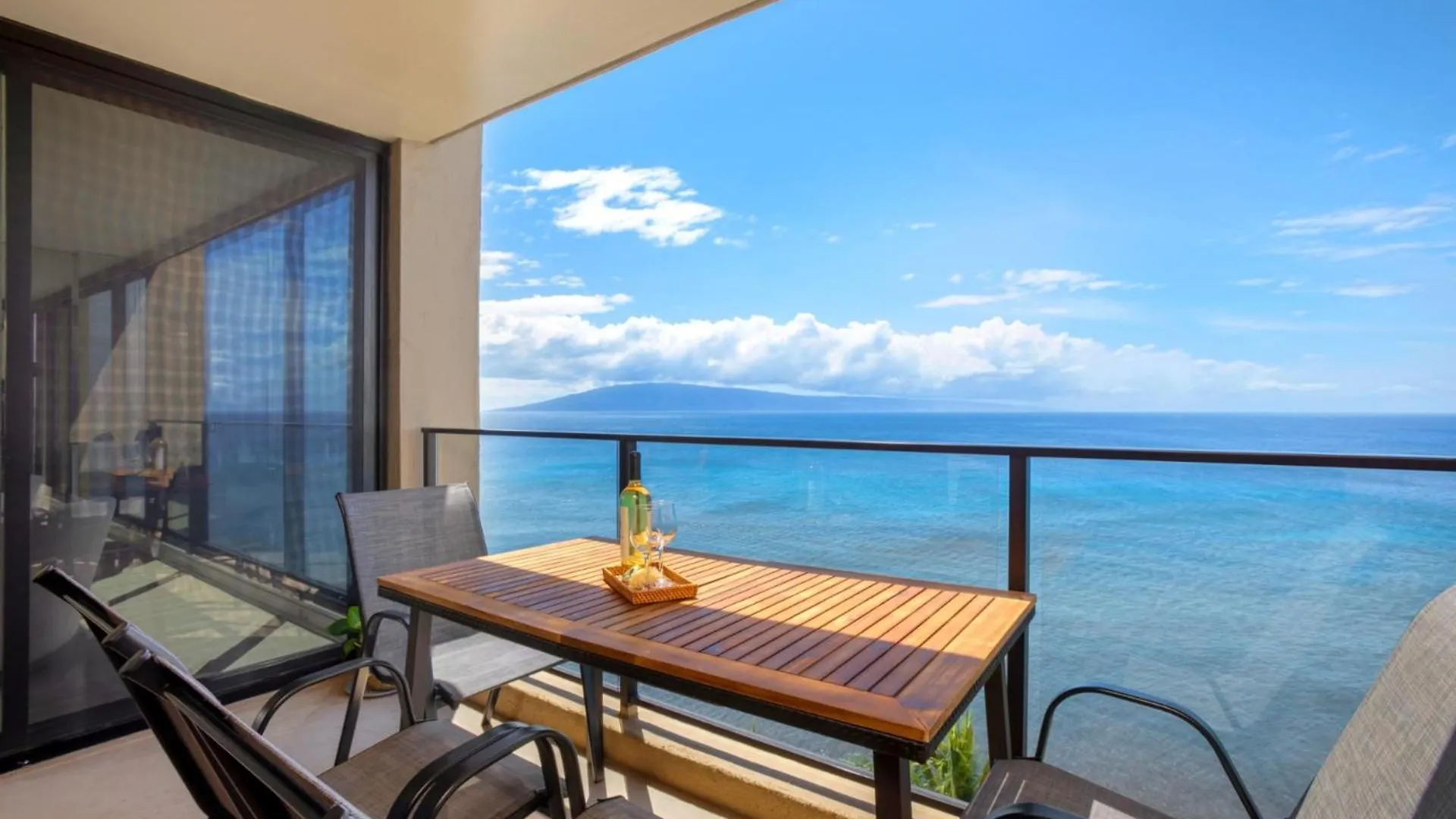 Kbm Resorts Free Car Mahana Oceanfront 1-Bedroom Penthouse With Gorgeous Sunsets Mah-1006
