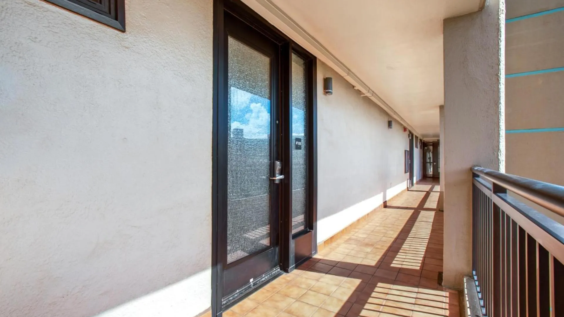 Kbm Resorts Free Car Mahana Oceanfront 1-Bedroom Penthouse With Gorgeous Sunsets Mah-1006
